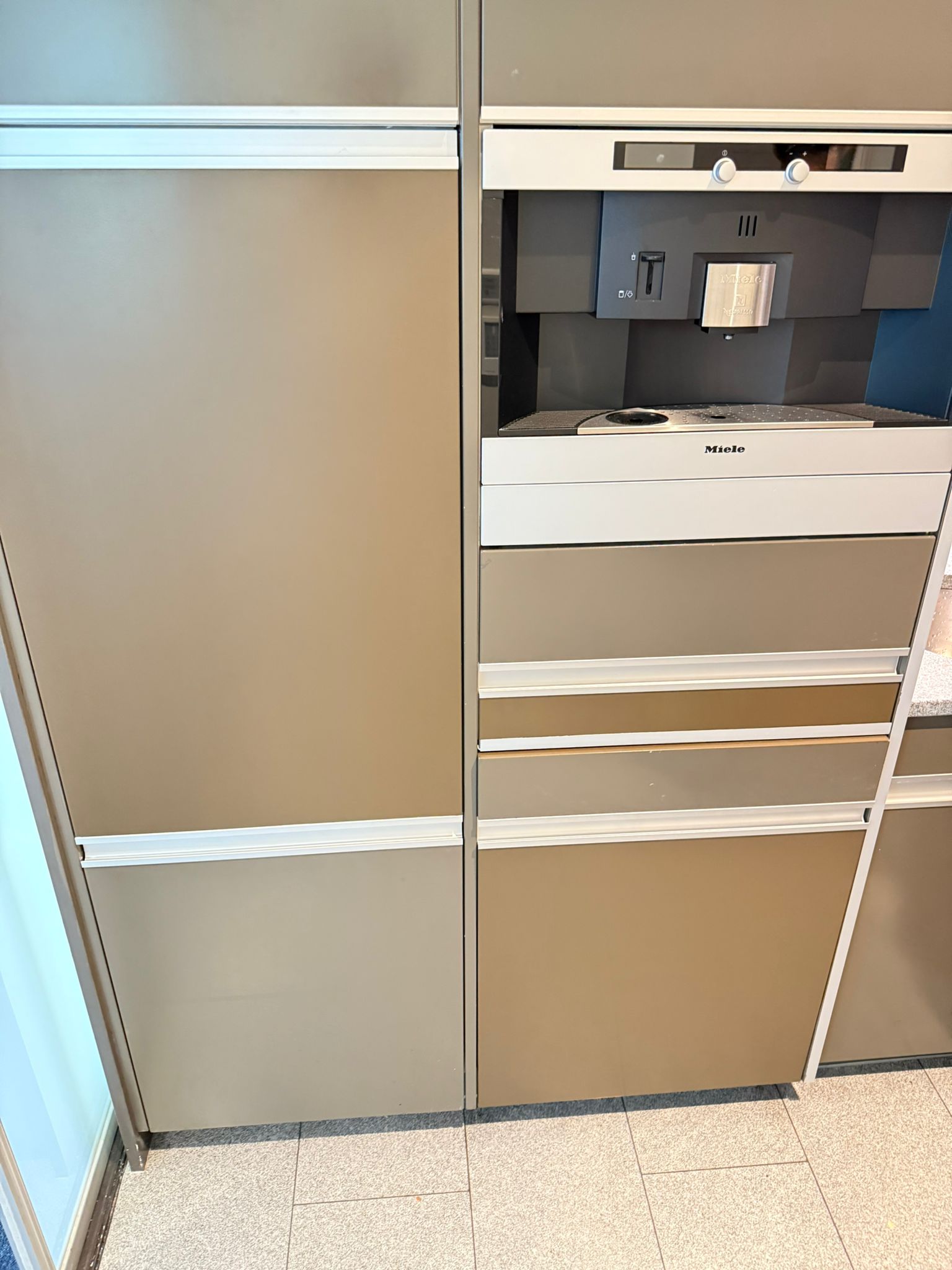 Totalsanierung Gewerbe CBH Bank